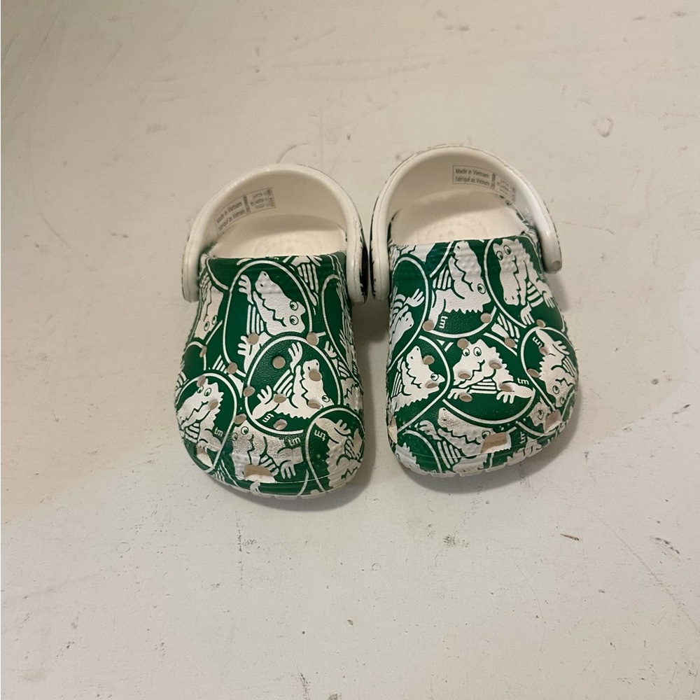 Crocs size 4C